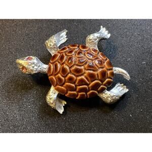 Vintage Sea Turtle With Rhinestone Eyes Silver Tone Brooch